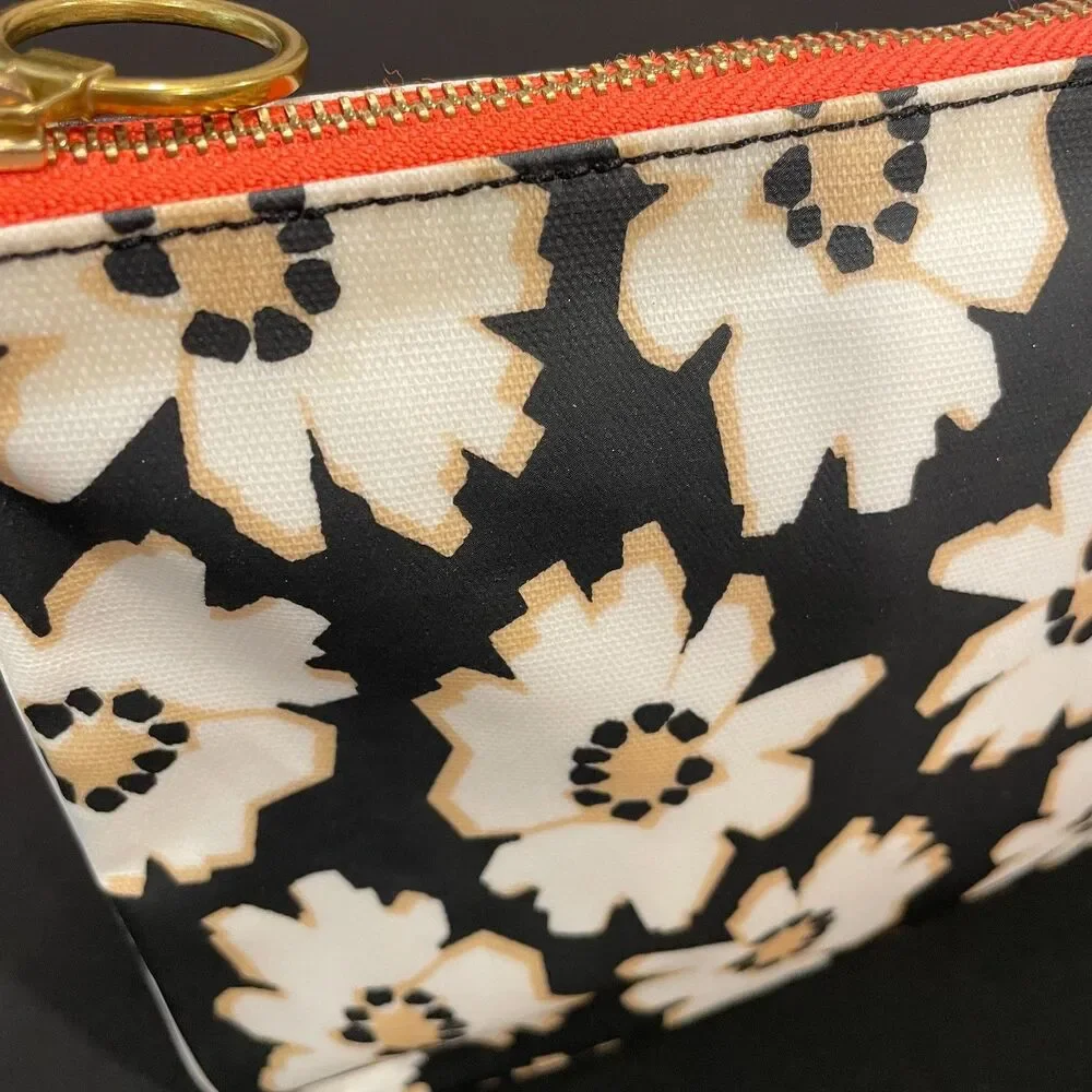 ~ Rare FOSSIL Bag Zip Clutch Daisy Floral Makeup Cosmetics Mod Pattern Pouch
